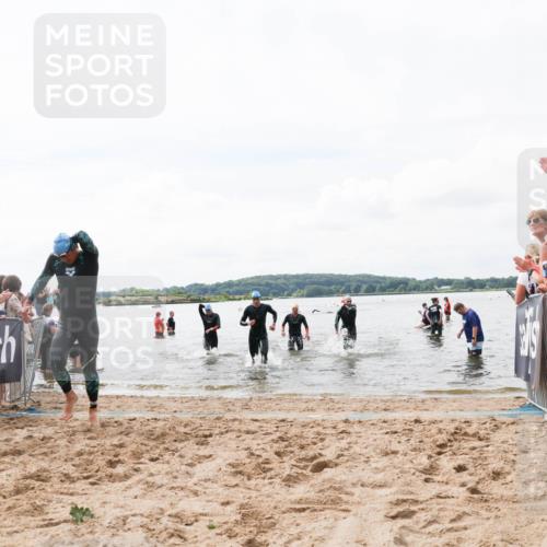21.06.2026 - Viking Triathlon Michael Strokosch http://msf.ph/oto/9824326 21.06.2026 10:27:06 Schwimmen 7, 25, 176, 426, 547, 575 meine-sportfotos.de