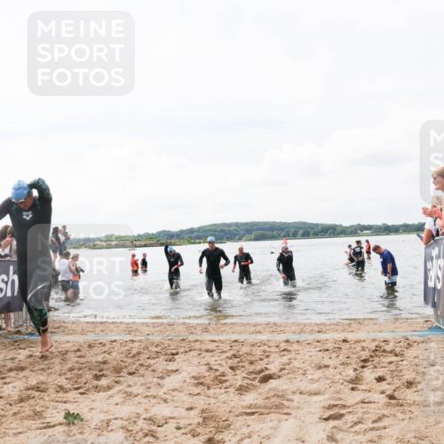 21.06.2026 - Viking Triathlon Michael Strokosch http://msf.ph/oto/9824327 21.06.2026 10:27:06 Schwimmen 7, 25, 176, 426, 547, 575 meine-sportfotos.de