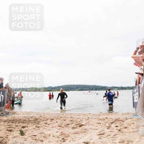 21.06.2026 - Viking Triathlon Michael Strokosch http://msf.ph/oto/9825161 21.06.2026 10:32:25 Schwimmen 13, 145 meine-sportfotos.de