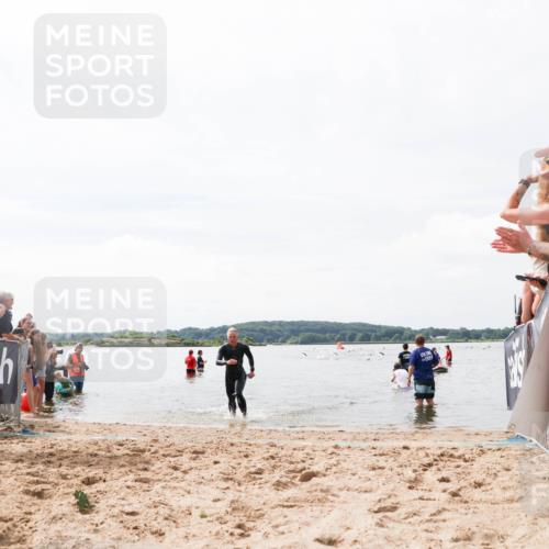 21.06.2026 - Viking Triathlon Michael Strokosch http://msf.ph/oto/9825162 21.06.2026 10:32:26 Schwimmen 13, 145 meine-sportfotos.de