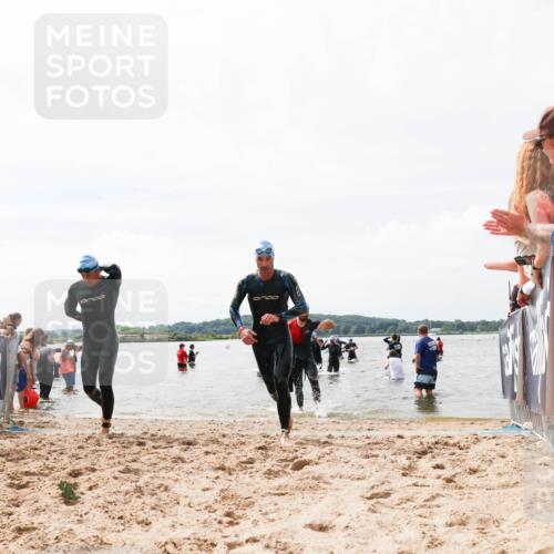 21.06.2026 - Viking Triathlon Michael Strokosch http://msf.ph/oto/9825382 21.06.2026 10:33:48 Schwimmen 62, 180, 249, 392, 410, 537 meine-sportfotos.de