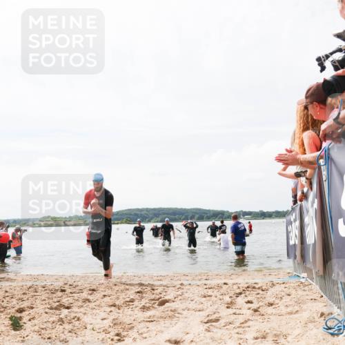 21.06.2026 - Viking Triathlon Michael Strokosch http://msf.ph/oto/9825389 21.06.2026 10:33:51 Schwimmen 28, 62, 180, 249, 392, 410, 524, 537 meine-sportfotos.de