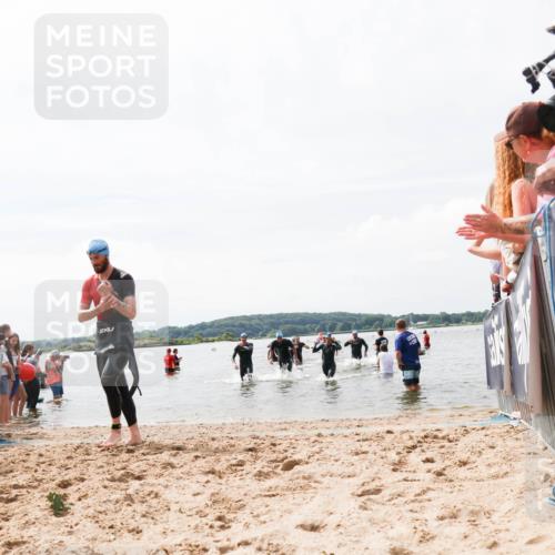 21.06.2026 - Viking Triathlon Michael Strokosch http://msf.ph/oto/9825391 21.06.2026 10:33:51 Schwimmen 28, 62, 180, 249, 392, 410, 524, 537 meine-sportfotos.de