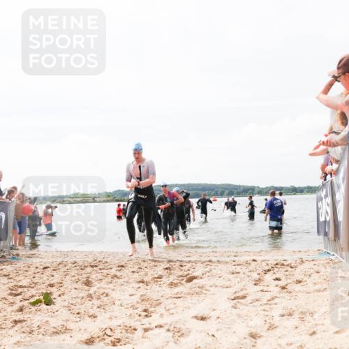 21.06.2026 - Viking Triathlon Michael Strokosch http://msf.ph/oto/9825436 21.06.2026 10:34:06 Schwimmen 102, 154, 221, 265, 343, 432, 660, 664 meine-sportfotos.de