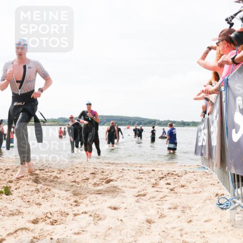 21.06.2026 - Viking Triathlon Michael Strokosch http://msf.ph/oto/9825439 21.06.2026 10:34:07 Schwimmen 102, 154, 221, 265, 343, 432, 660, 664 meine-sportfotos.de