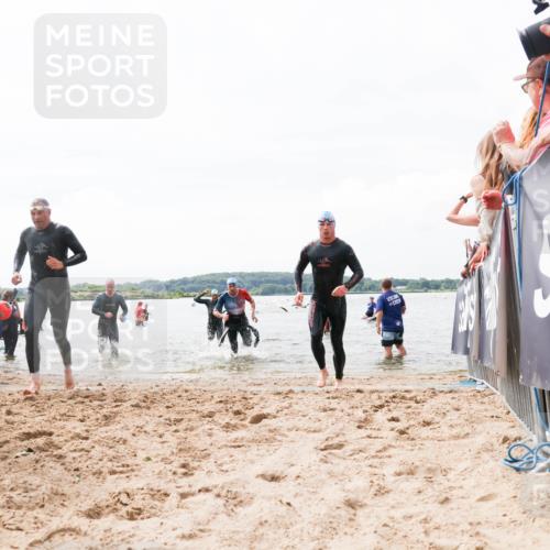 21.06.2026 - Viking Triathlon Michael Strokosch http://msf.ph/oto/9825707 21.06.2026 10:35:36 Schwimmen 49, 136, 194, 226, 242, 311, 332, 380, 430, 501, 551 meine-sportfotos.de
