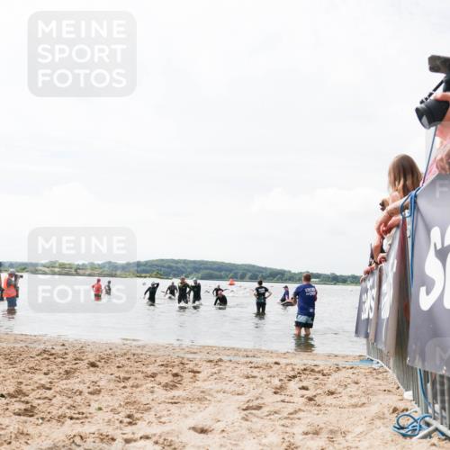 21.06.2026 - Viking Triathlon Michael Strokosch http://msf.ph/oto/9825749 21.06.2026 10:35:53 Schwimmen 137, 651 meine-sportfotos.de