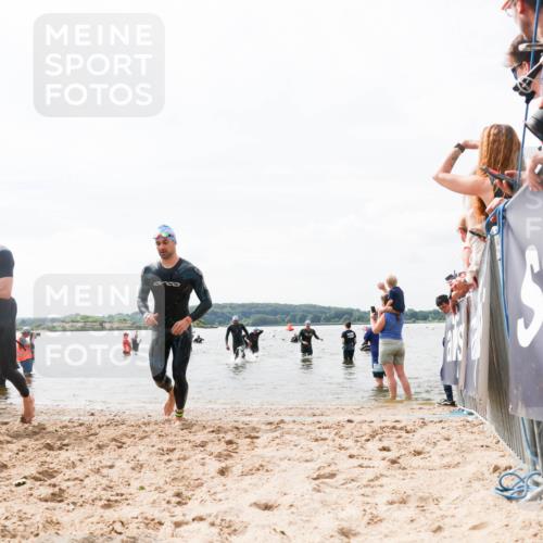 21.06.2026 - Viking Triathlon Michael Strokosch http://msf.ph/oto/9825998 21.06.2026 10:37:16 Schwimmen 84, 142, 455, 553 meine-sportfotos.de
