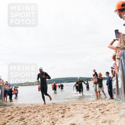 21.06.2026 - Viking Triathlon Michael Strokosch http://msf.ph/oto/9826018 21.06.2026 10:37:23 Schwimmen 64, 89, 370, 455 meine-sportfotos.de