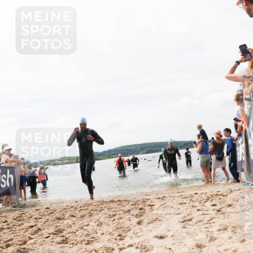 21.06.2026 - Viking Triathlon Michael Strokosch http://msf.ph/oto/9826019 21.06.2026 10:37:23 Schwimmen 64, 89, 370, 455 meine-sportfotos.de