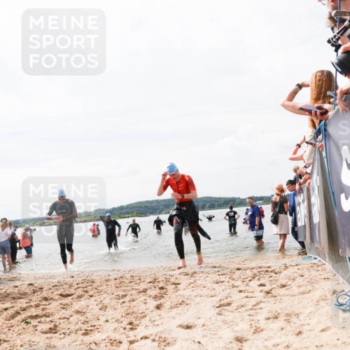 21.06.2026 - Viking Triathlon Michael Strokosch http://msf.ph/oto/9826073 21.06.2026 10:37:42 Schwimmen 111, 239, 243, 513, 545 meine-sportfotos.de