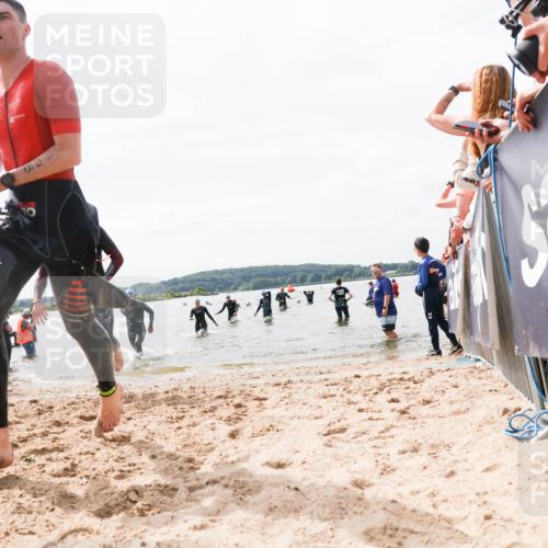 21.06.2026 - Viking Triathlon Michael Strokosch http://msf.ph/oto/9826077 21.06.2026 10:37:43 Schwimmen 111, 239, 243, 513, 545 meine-sportfotos.de