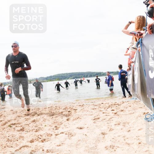 21.06.2026 - Viking Triathlon Michael Strokosch http://msf.ph/oto/9826078 21.06.2026 10:37:43 Schwimmen 111, 239, 243, 513, 545 meine-sportfotos.de