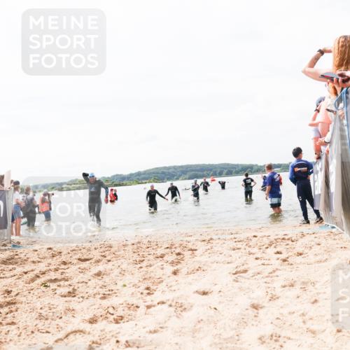 21.06.2026 - Viking Triathlon Michael Strokosch http://msf.ph/oto/9826081 21.06.2026 10:37:44 Schwimmen 239, 243, 513, 545 meine-sportfotos.de