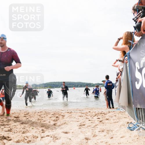 21.06.2026 - Viking Triathlon Michael Strokosch http://msf.ph/oto/9826247 21.06.2026 10:38:40 Schwimmen 53, 55, 300, 303, 397, 546, 567 meine-sportfotos.de