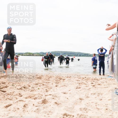 21.06.2026 - Viking Triathlon Michael Strokosch http://msf.ph/oto/9826867 21.06.2026 10:42:09 Schwimmen 44, 86, 94, 134, 188, 193, 266, 399, 438 meine-sportfotos.de