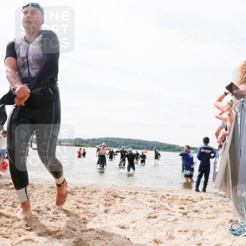 21.06.2026 - Viking Triathlon Michael Strokosch http://msf.ph/oto/9826915 21.06.2026 10:42:25 Schwimmen 45, 72, 279, 296, 348, 393, 492, 516 meine-sportfotos.de