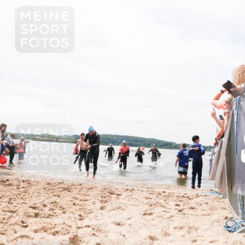 21.06.2026 - Viking Triathlon Michael Strokosch http://msf.ph/oto/9826927 21.06.2026 10:42:29 Schwimmen 45, 72, 296, 348, 393 meine-sportfotos.de