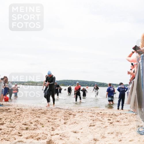 21.06.2026 - Viking Triathlon Michael Strokosch http://msf.ph/oto/9826929 21.06.2026 10:42:29 Schwimmen 45, 72, 296, 348, 393 meine-sportfotos.de