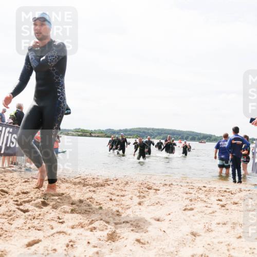 21.06.2026 - Viking Triathlon Michael Strokosch http://msf.ph/oto/9827040 21.06.2026 10:43:07 Schwimmen 88, 153, 225, 259, 286 meine-sportfotos.de