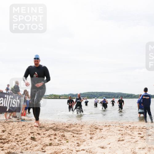 21.06.2026 - Viking Triathlon Michael Strokosch http://msf.ph/oto/9827113 21.06.2026 10:43:32 Schwimmen 69, 93, 287, 459, 470, 521, 528, 618, 645 meine-sportfotos.de