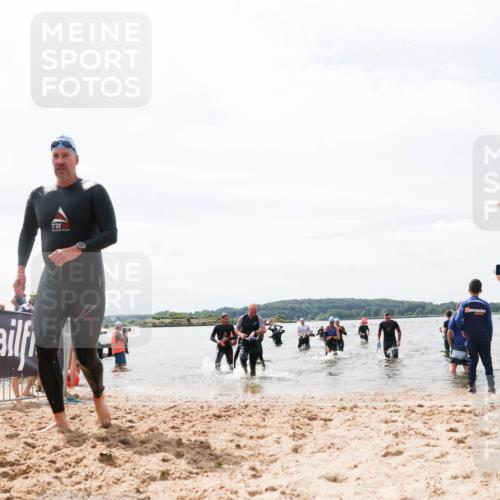 21.06.2026 - Viking Triathlon Michael Strokosch http://msf.ph/oto/9827115 21.06.2026 10:43:32 Schwimmen 69, 93, 287, 459, 470, 521, 528, 618, 645 meine-sportfotos.de