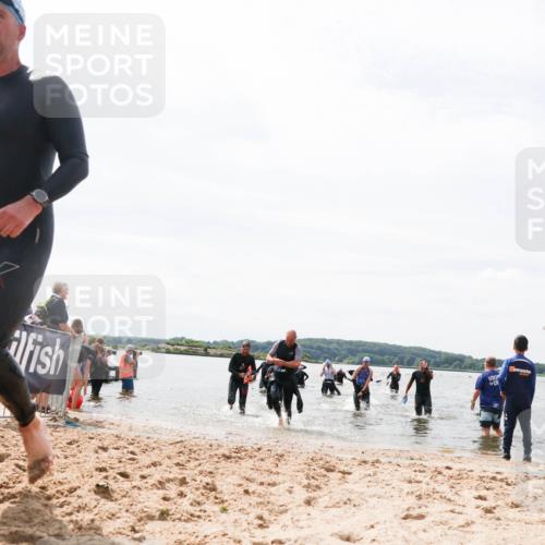 21.06.2026 - Viking Triathlon Michael Strokosch http://msf.ph/oto/9827118 21.06.2026 10:43:33 Schwimmen 69, 93, 287, 351, 459, 470, 521, 528, 618 meine-sportfotos.de