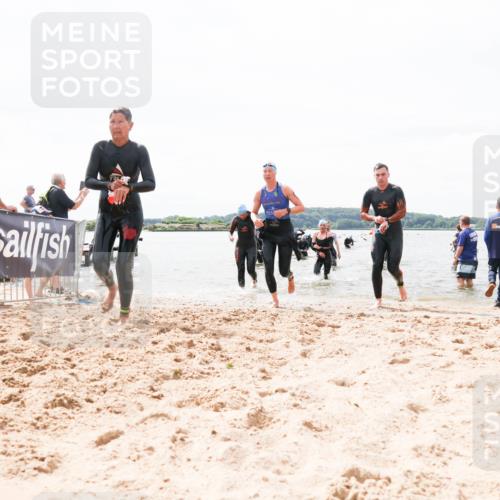 21.06.2026 - Viking Triathlon Michael Strokosch http://msf.ph/oto/9827134 21.06.2026 10:43:39 Schwimmen 93, 234, 351, 459, 470, 521, 618, 663 meine-sportfotos.de