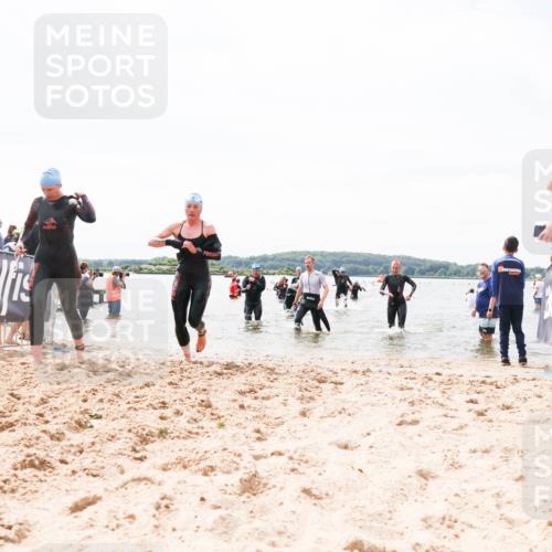 21.06.2026 - Viking Triathlon Michael Strokosch http://msf.ph/oto/9827146 21.06.2026 10:43:43 Schwimmen 93, 163, 230, 231, 234, 248, 351, 459, 470, 618, 663 meine-sportfotos.de