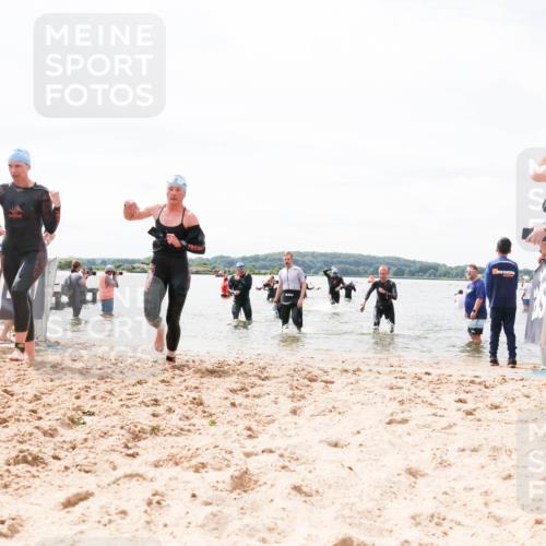 21.06.2026 - Viking Triathlon Michael Strokosch http://msf.ph/oto/9827147 21.06.2026 10:43:43 Schwimmen 93, 163, 230, 231, 234, 248, 351, 459, 470, 618, 663 meine-sportfotos.de