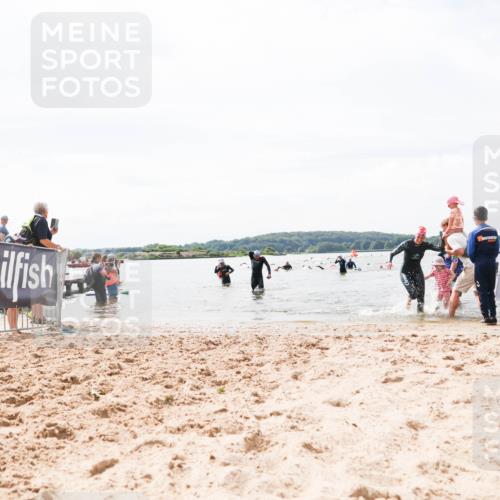 21.06.2026 - Viking Triathlon Michael Strokosch http://msf.ph/oto/9827294 21.06.2026 10:44:36 Schwimmen 590, 601 meine-sportfotos.de
