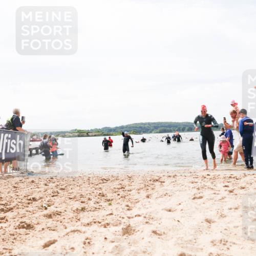 21.06.2026 - Viking Triathlon Michael Strokosch http://msf.ph/oto/9827297 21.06.2026 10:44:37 Schwimmen 590, 601 meine-sportfotos.de