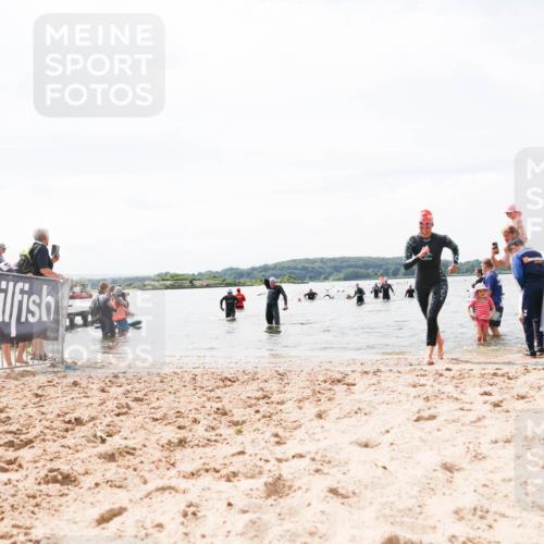 21.06.2026 - Viking Triathlon Michael Strokosch http://msf.ph/oto/9827298 21.06.2026 10:44:37 Schwimmen 590, 601 meine-sportfotos.de