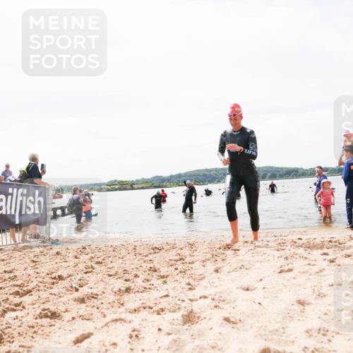 21.06.2026 - Viking Triathlon Michael Strokosch http://msf.ph/oto/9827301 21.06.2026 10:44:38 Schwimmen 590, 601 meine-sportfotos.de
