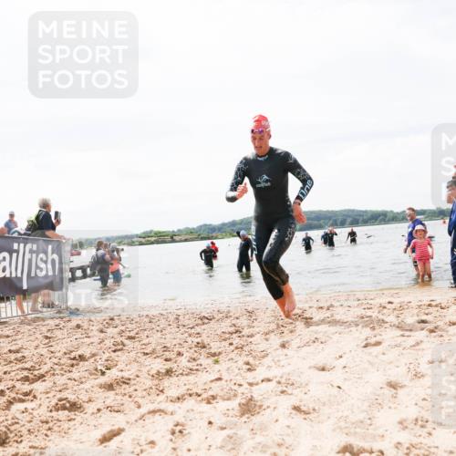 21.06.2026 - Viking Triathlon Michael Strokosch http://msf.ph/oto/9827302 21.06.2026 10:44:39 Schwimmen 590, 601 meine-sportfotos.de