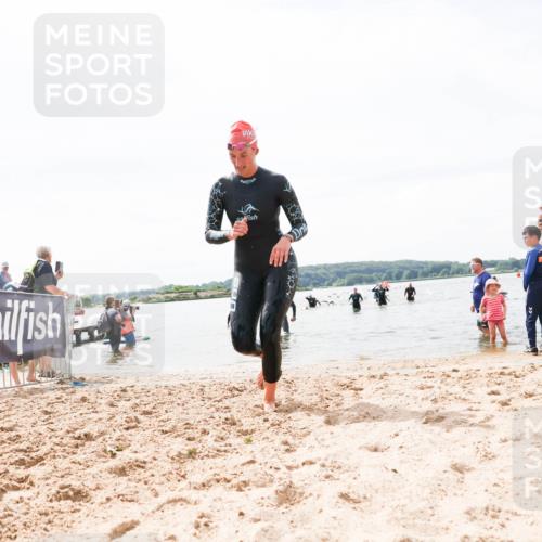 21.06.2026 - Viking Triathlon Michael Strokosch http://msf.ph/oto/9827303 21.06.2026 10:44:39 Schwimmen 590, 601 meine-sportfotos.de