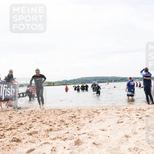 21.06.2026 - Viking Triathlon Michael Strokosch http://msf.ph/oto/9827332 21.06.2026 10:44:49 Schwimmen 350, 377, 531, 590 meine-sportfotos.de