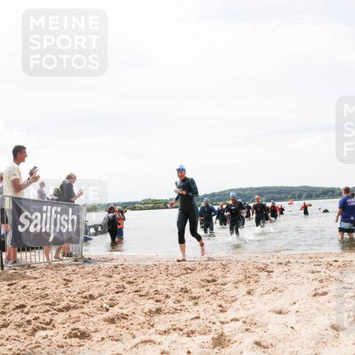 21.06.2026 - Viking Triathlon Michael Strokosch http://msf.ph/oto/9827352 21.06.2026 10:44:56 Schwimmen 33, 276, 350, 377, 658 meine-sportfotos.de