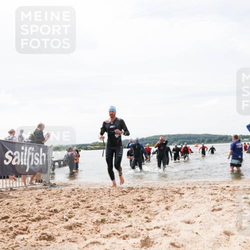 21.06.2026 - Viking Triathlon Michael Strokosch http://msf.ph/oto/9827361 21.06.2026 10:44:59 Schwimmen 33, 276, 329, 350, 377, 658, 668 meine-sportfotos.de