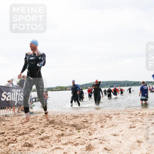 21.06.2026 - Viking Triathlon Michael Strokosch http://msf.ph/oto/9827365 21.06.2026 10:45:00 Schwimmen 33, 276, 329, 350, 377, 415, 658, 668 meine-sportfotos.de