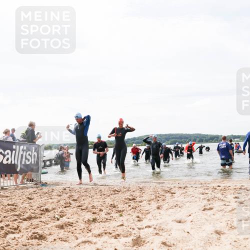 21.06.2026 - Viking Triathlon Michael Strokosch http://msf.ph/oto/9827372 21.06.2026 10:45:02 Schwimmen 33, 276, 308, 329, 350, 369, 415, 577, 658, 668 meine-sportfotos.de