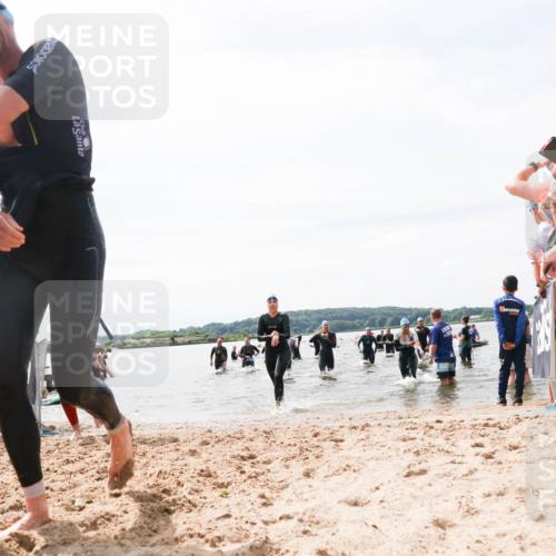 21.06.2026 - Viking Triathlon Michael Strokosch http://msf.ph/oto/9827421 21.06.2026 10:45:19 Schwimmen 48, 151, 258, 273, 310, 326, 345, 354, 366, 445 meine-sportfotos.de