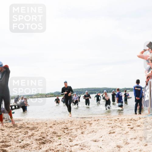 21.06.2026 - Viking Triathlon Michael Strokosch http://msf.ph/oto/9827423 21.06.2026 10:45:19 Schwimmen 48, 151, 258, 273, 310, 326, 345, 354, 366, 445 meine-sportfotos.de
