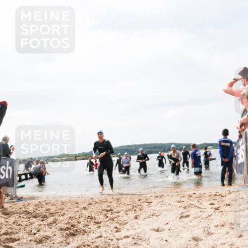 21.06.2026 - Viking Triathlon Michael Strokosch http://msf.ph/oto/9827424 21.06.2026 10:45:20 Schwimmen 48, 147, 151, 258, 273, 274, 302, 310, 326, 345, 354, 366, 445 meine-sportfotos.de