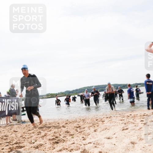 21.06.2026 - Viking Triathlon Michael Strokosch http://msf.ph/oto/9827429 21.06.2026 10:45:21 Schwimmen 48, 105, 147, 151, 258, 273, 274, 302, 326, 345, 354, 366, 635 meine-sportfotos.de