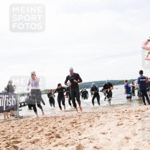 21.06.2026 - Viking Triathlon Michael Strokosch http://msf.ph/oto/9827445 21.06.2026 10:45:27 Schwimmen 37, 48, 85, 105, 147, 158, 258, 273, 274, 302, 354, 635 meine-sportfotos.de