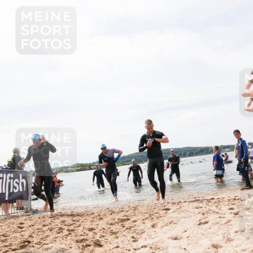 21.06.2026 - Viking Triathlon Michael Strokosch http://msf.ph/oto/9827467 21.06.2026 10:45:34 Schwimmen 37, 54, 85, 105, 147, 158, 273, 274, 302, 376, 540, 562, 635 meine-sportfotos.de