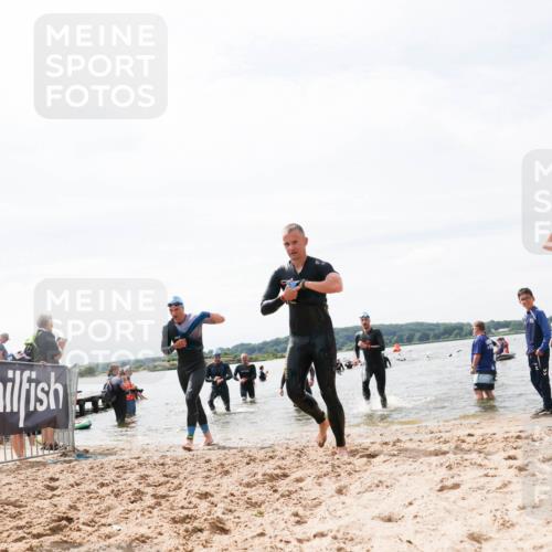 21.06.2026 - Viking Triathlon Michael Strokosch http://msf.ph/oto/9827470 21.06.2026 10:45:35 Schwimmen 37, 54, 85, 105, 147, 158, 274, 302, 376, 540, 562, 635 meine-sportfotos.de