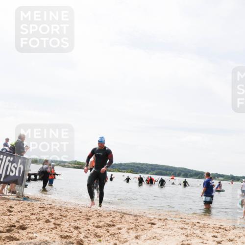 21.06.2026 - Viking Triathlon Michael Strokosch http://msf.ph/oto/9827489 21.06.2026 10:45:41 Schwimmen 54, 158, 376, 540, 562 meine-sportfotos.de