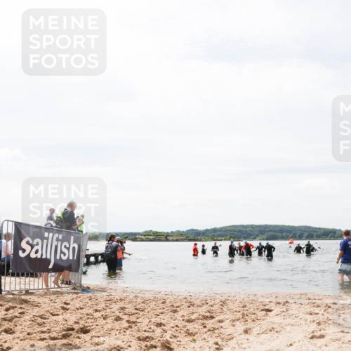 21.06.2026 - Viking Triathlon Michael Strokosch http://msf.ph/oto/9827503 21.06.2026 10:45:46 Schwimmen 54, 562 meine-sportfotos.de